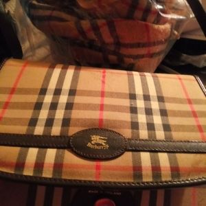 Burberry's Purse.